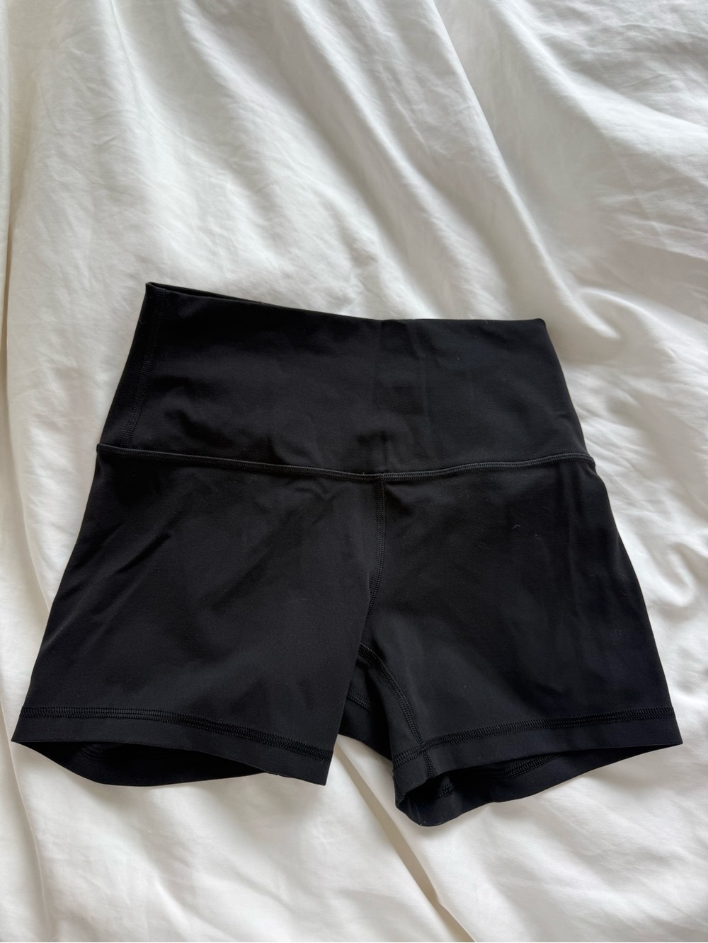 NEW 4” align lululemon biker shorts size 6